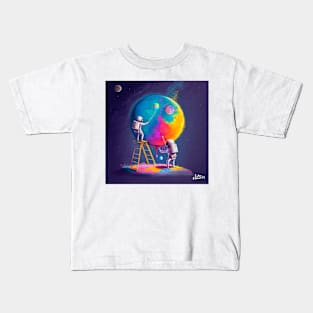 Cute Astronauts Painting The Moon Kids T-Shirt